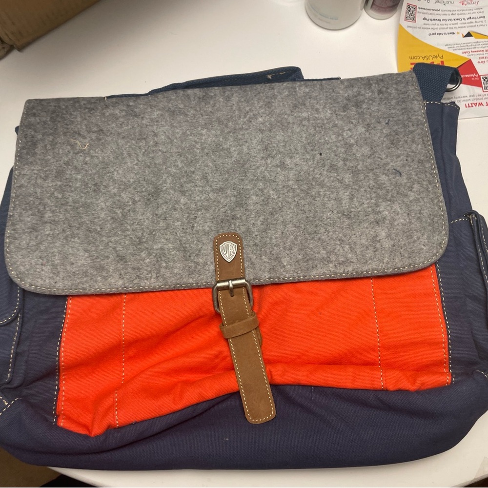 NWT Warner Bros. Gray and Orange Messenger Bag